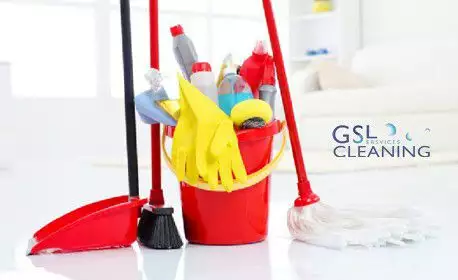 5. Снимка на почистване на домове и офиси, помощ в домакинството