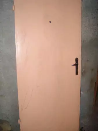 Продавам желязна врата