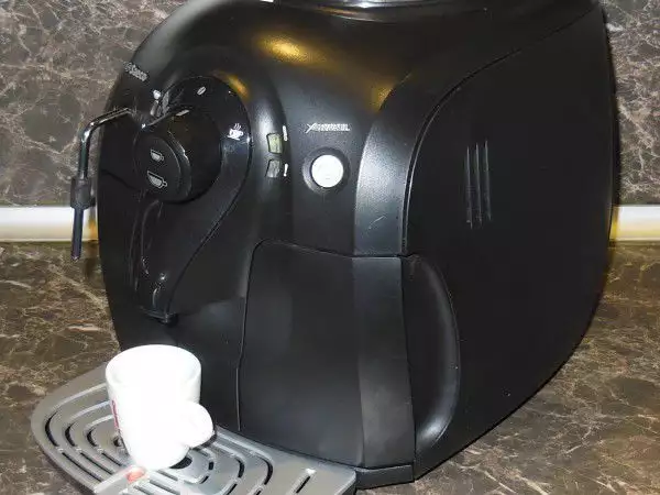 5. Снимка на SAECO XSmall - кафемашина робот пълен автомат с керамич