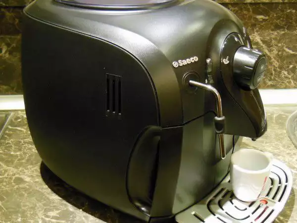 4. Снимка на SAECO XSmall - кафемашина робот пълен автомат с керамич