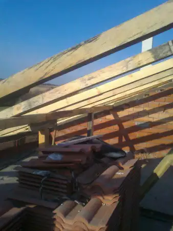 4. Снимка на ремонт на покриви, керемиди, хидроизолации, покривни конструкци
