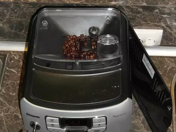 SAECO Intelia с кана - кафемашина робот автомат с дисплей