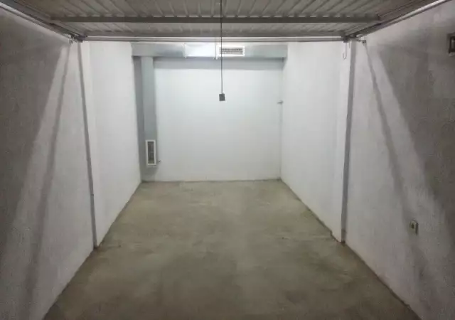 Нов подземен гараж в идеално състояние
