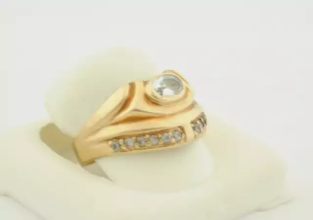 2. Снимка на дамски златен пръстен