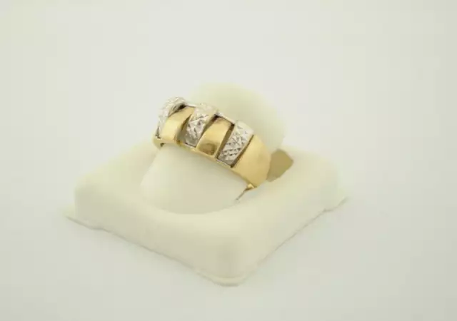 2. Снимка на златен пръстен 30823 - 3