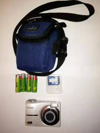 2. Снимка на Фотоапарат KODAK EASYSHARE C613, калъф, 4 батерии 1Gb карта