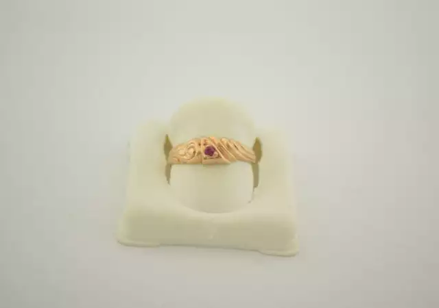 златен пръстен Д 33020