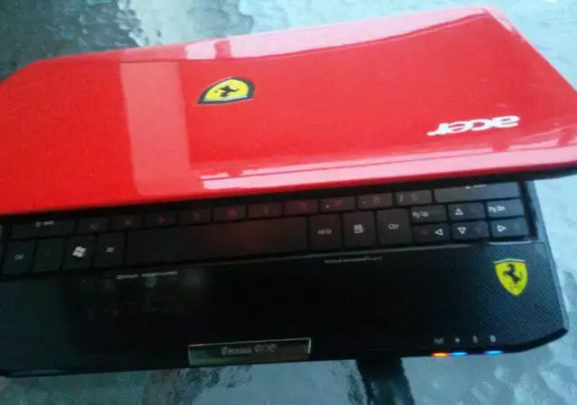 4. Снимка на Ferrari Acer One 200