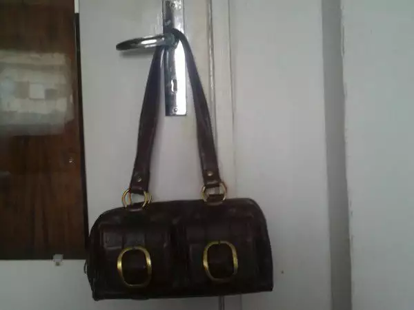 1. Снимка на Кафява дамска чанта