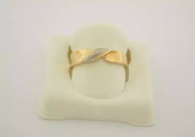1. Снимка на НОВ златен пръстен