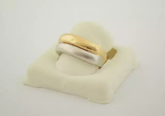3. Снимка на НОВ златен пръстен
