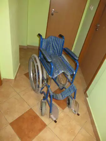 1. Снимка на Продавам нова инвалидна количка