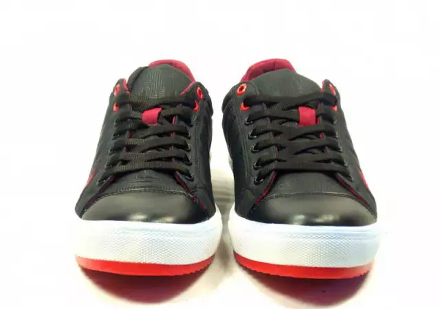 5. Снимка на Спортни обувки в черен цвят