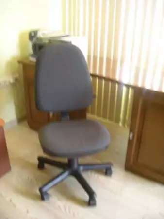 1. Снимка на Офис стол в перфектно състояние