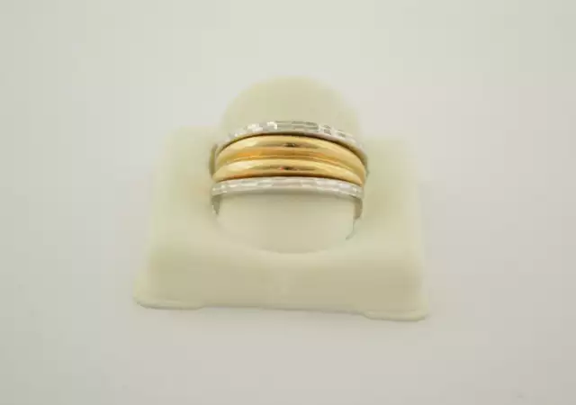 НОВ златен пръстен