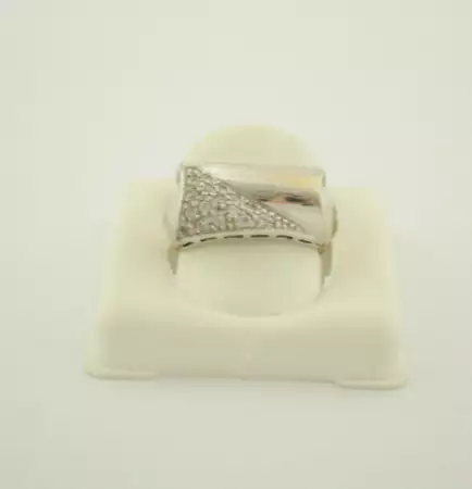 Златен пръстен - бяло злато