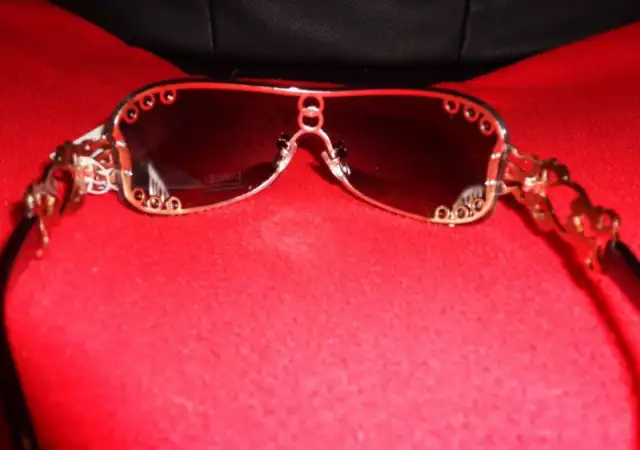 Нови слънчеви черни очила