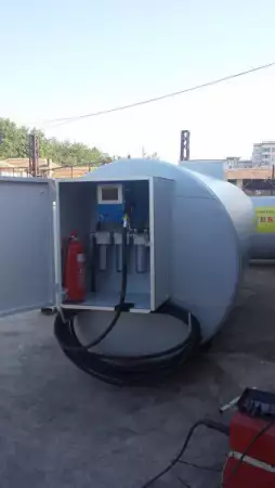 Цистерна за гориво с италианска помпа и брояч