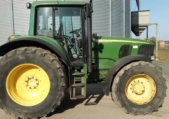 Продавам Трактор John Deere 6920