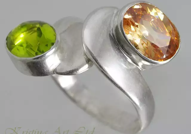 1. Снимка на Сребърен пръстен с кристали Сваровски