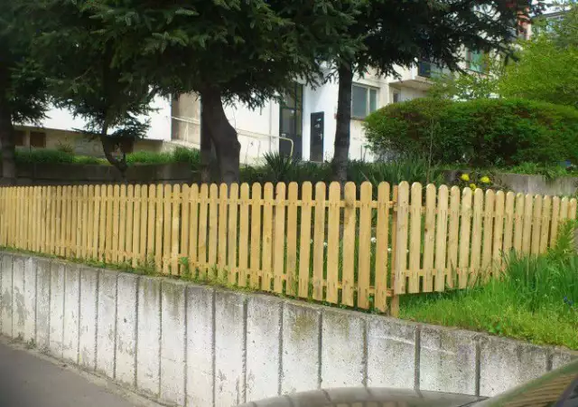 1. Снимка на Декоративни дървени огради за градина