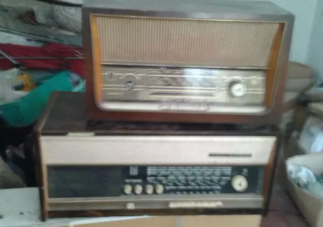 1. Снимка на Продавам старо радио