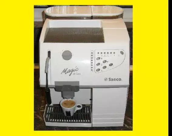 Saeco Magic DeLuxe - кафемашина робот
