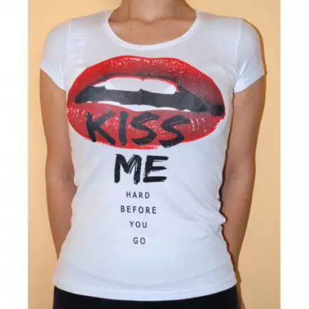 Дамска тениска Kiss Me - Безплатна доставка