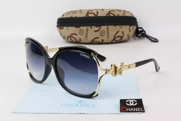 1. Снимка на слънчеви очила Chanel