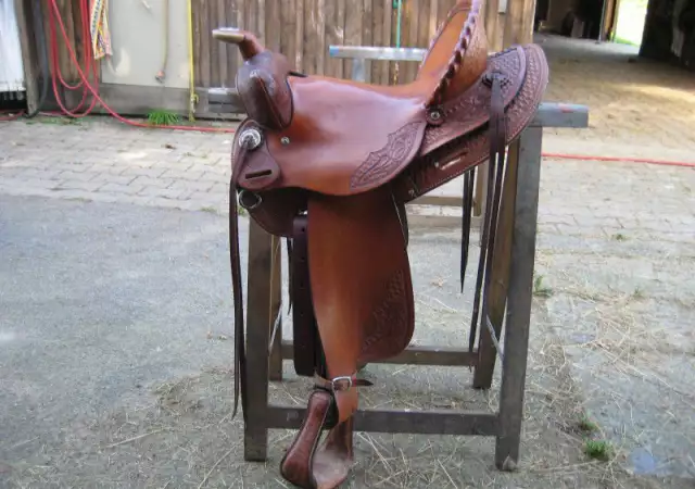 10. Снимка на Уестърн седло за езда