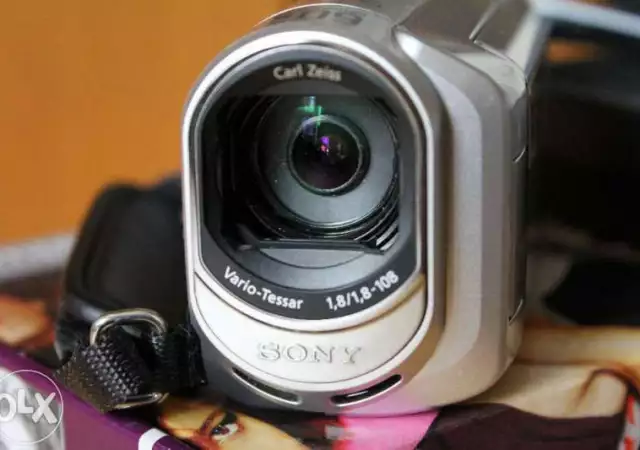 4. Снимка на Камера видео цифрова Sony DCR - SX40 9МР