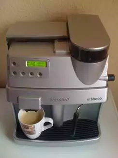 2. Снимка на Лесна за употреба кафе машина саеко виена - цвят сребрист мета