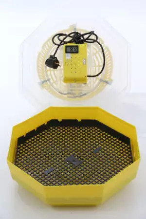 4. Снимка на инкубатор с термометър - 99 лв