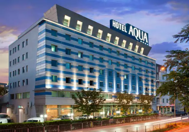 Нощувка в бизнес хотел Аква Варна