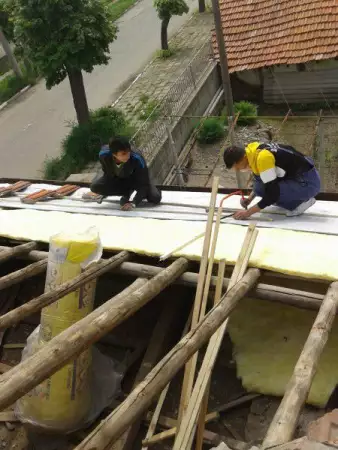 2. Снимка на строителни услуги ремонт покриви Пазарджик