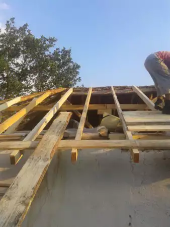 4. Снимка на строителни услуги ремонт покриви Пазарджик
