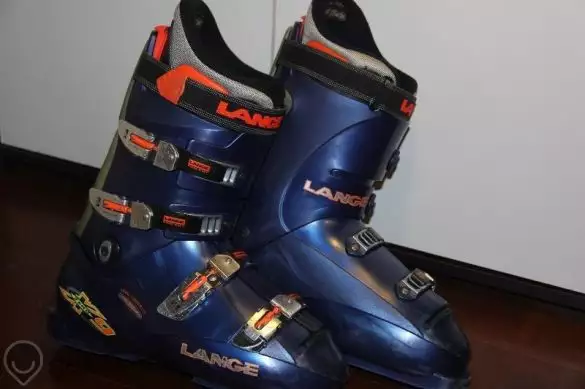 Продавам Супер удобни ски обувки LANGE ZERO X9 Цена 95 лв.