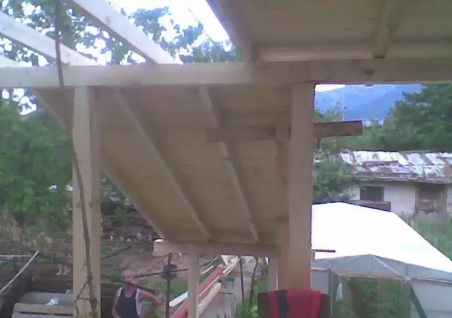 Ремонт на покриви с керемиди