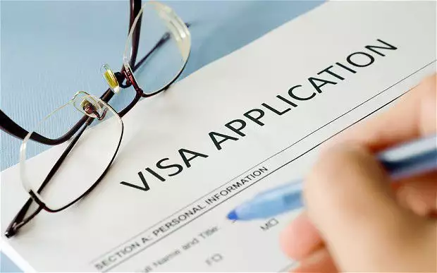 1. Снимка на Подготвяне на документите за кандидатване на виза за САЩ