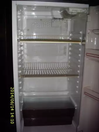 10. Снимка на хладилник филипс 100л