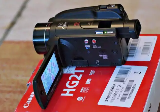 6. Снимка на НОВА Full HD Видеокамера Canon HG21 120GB Пълен комплект