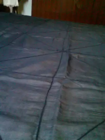 2. Снимка на Английска ефирна покривка за спалня