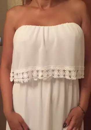 1. Снимка на Бяла рокля от шифон с дантела