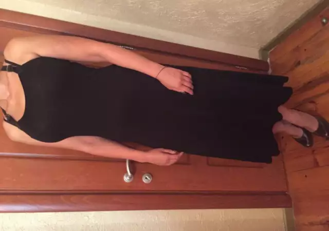 Черна рокля с кожени презрамки