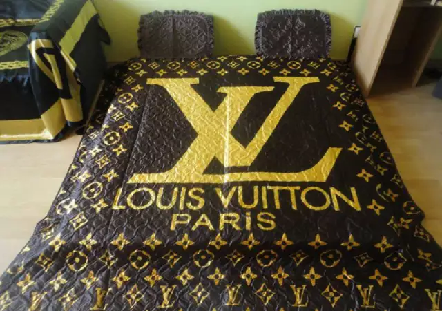 2. Снимка на Кувертюра за спалня Versace