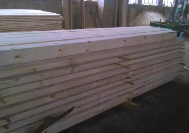 3. Снимка на фирма ФЕНИКС предлага дървен материал от бял бор