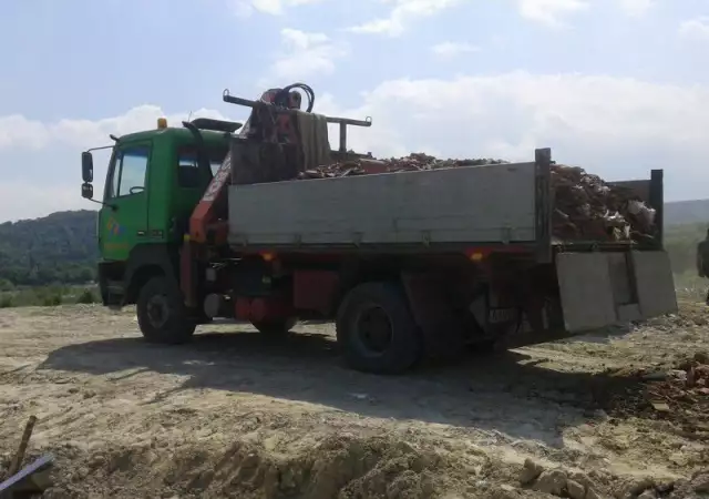 Изхвърляне извозване на отпадъци - транспортни хамалски услуги