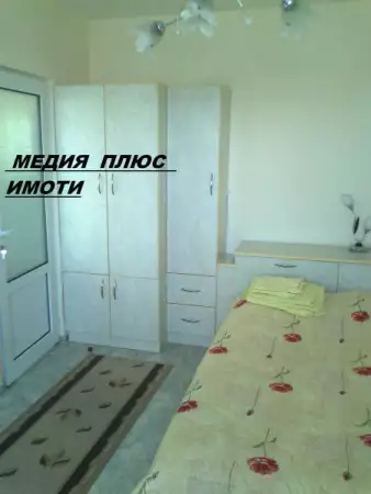1. Снимка на двустаен обзаведен апартамент в Квартал Христо Смирненски