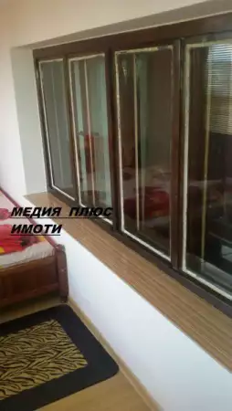 2. Снимка на двустаен обзаведен апартамент след ремонт , в Квартал Кършияк