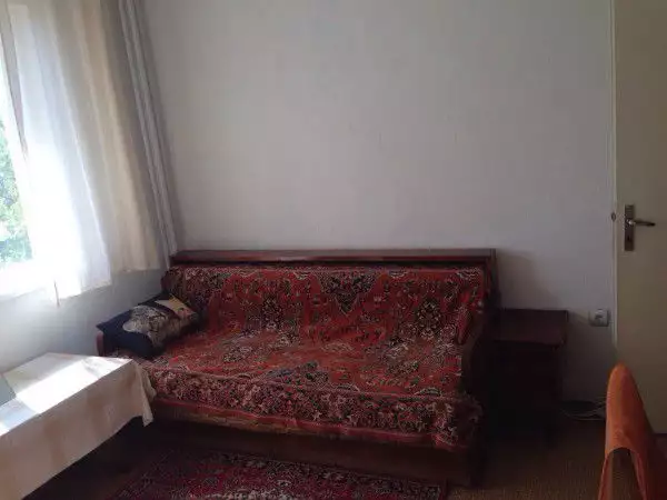 Давам обзаведена стая под наем - Пловдив